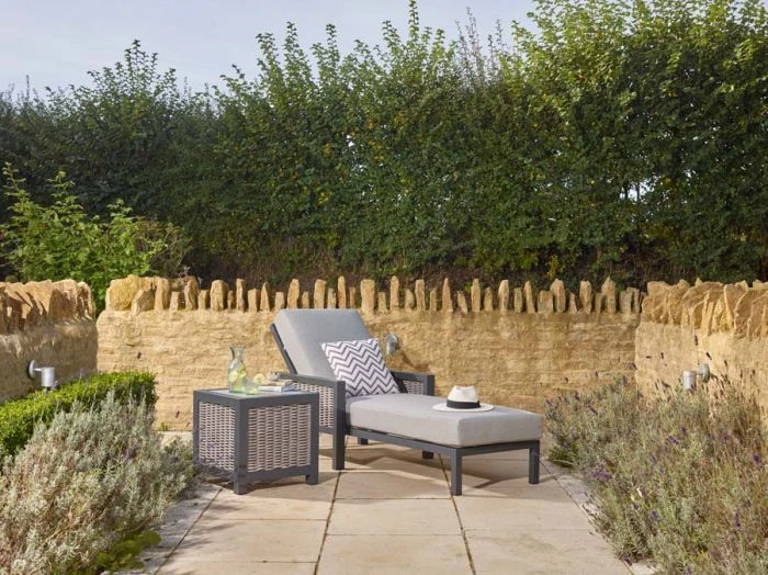 Bramblecrest Buckland Lounger & Coffee Table