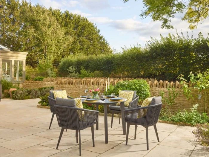 Bramblecrest Palermo 4 Seat Set W 110cm Dining Table & Parasol - Anthracite - Image 2